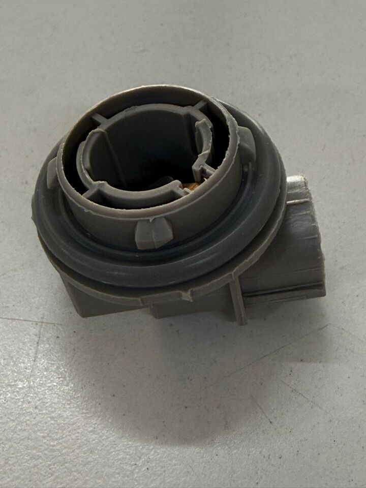 Hyundai Kia Sis Far Duyu P21W (OEM: 92215-4L600)