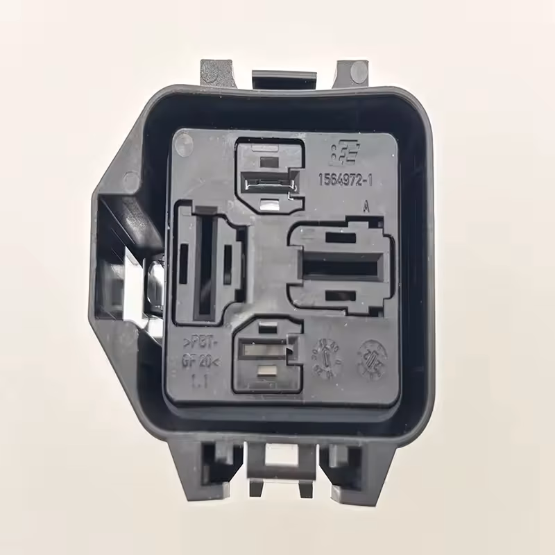 BMW Radyatör Fan Röle Soketi  (4 Pin) - 61139207914